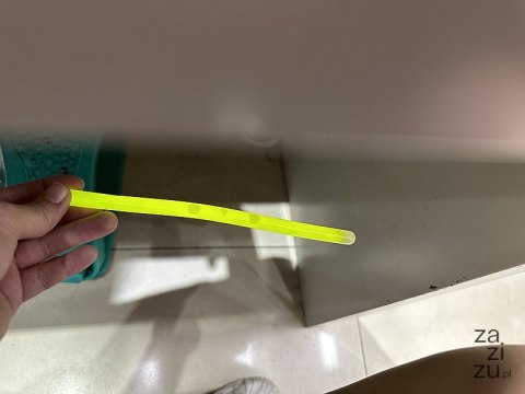 Bransoletki łamane 21cm fluo świecące w ciemności 50 szt. w tubie 28 x 6cm Bransoletki łamane 21cm fluo świecące w ciemności 50 szt. w tubie 28 x 6cm