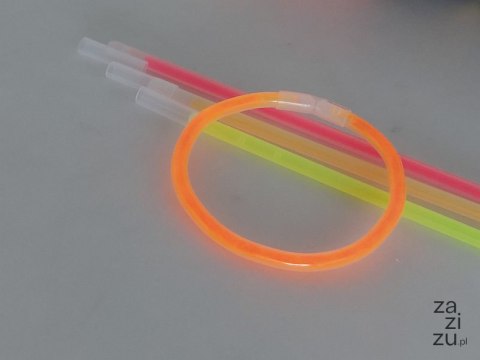 Bransoletki łamane 21cm fluo świecące w ciemności 50 szt. w tubie 28 x 6cm Bransoletki łamane 21cm fluo świecące w ciemności 50 szt. w tubie 28 x 6cm