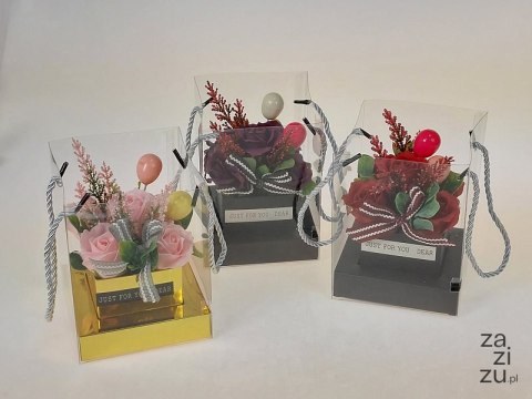Bukiet kwiatów w ozdobnej torebce 16 x 12 x 12cm Bukiet kwiatów w ozdobnej torebce 16 x 12 x 12cm