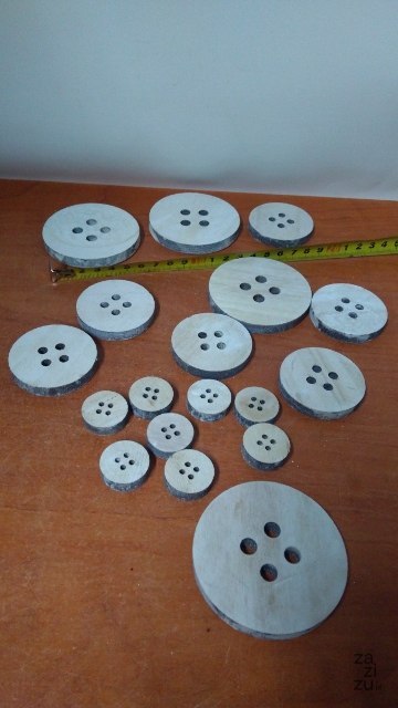 Dekoracja GUZIKI 18szt. mix drewno | 129CAN14001W Dekoracja GUZIKI 18szt. mix drewno | 129CAN14001W