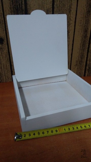 Szkatułka drewniana dla babci biała 21x21x5,5cm Szkatułka drewniana dla babci biała 21x21x5,5cm