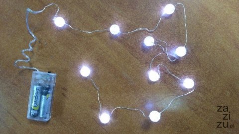 Lampki na baterie 10 led KULKI 2 m Lampki na baterie 10 led KULKI 2 m