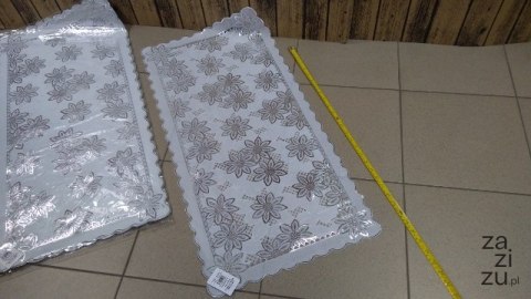 Bieżnik 50X80cm winylowy 10szt. BIAŁO-SREBRNY Bieżnik 50X80cm winylowy 10szt. BIAŁO-SREBRNY