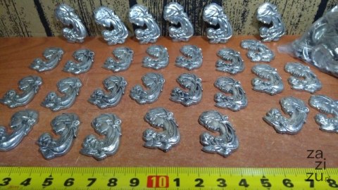 Plakietka metalowa oksydowana MATKA BOSKA KARMIĄCA 25szt Plakietka metalowa oksydowana MATKA BOSKA KARMIĄCA 25szt