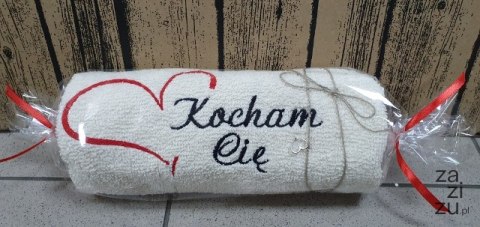 Ręcznik 50x100cm cukierek biały KOCHAM CIĘ Ręcznik 50x100cm cukierek biały KOCHAM CIĘ