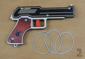 Pistolet na gumki z kolorowym drukiem 20 cm. - P1254 Pistolet na gumki z kolorowym drukiem 20 cm. - P1254