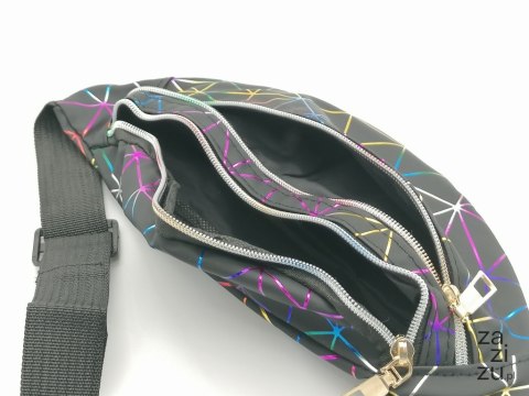 Saszetka nerka biodrówka na pas geometryczny wzór hologram Saszetka nerka biodrówka na pas geometryczny wzór hologram
