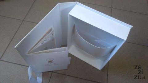 Pudełko na wszystkie pamiątki komunijne od Ojca Chrzestnego Pudełko na wszystkie pamiątki komunijne od Ojca Chrzestnego